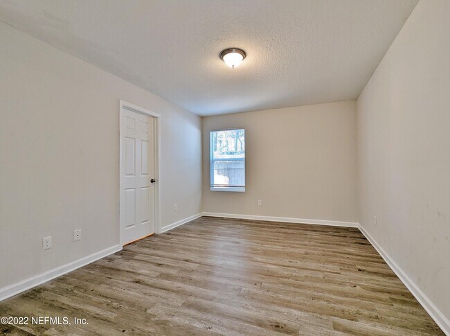 Foto del edificio - 8532 Osteen St