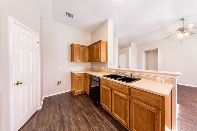 Foto del edificio - 11908 Battle Bridge Dr