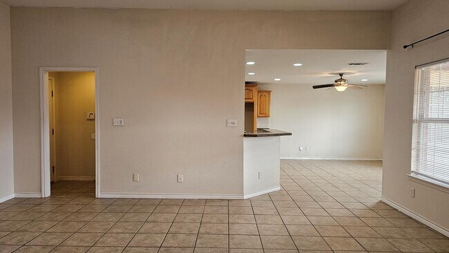 Foto del edificio - 4811 Brookdale Dr