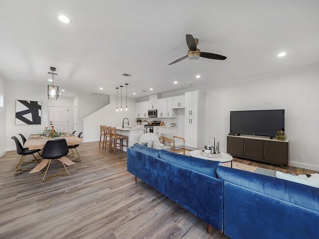Foto del edificio - 7812 Colonial Ln