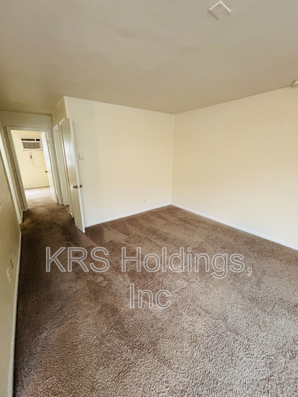 Building Photo - 946 W Ocean View Ave