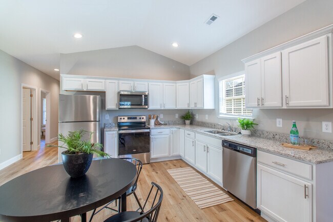Foto del edificio - 1412 Cora Ln