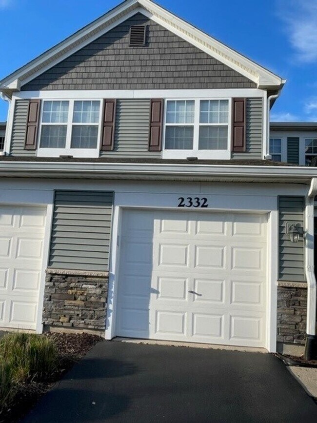 Foto del edificio - beautiful 2 bed 2.5 Bath spacious town home