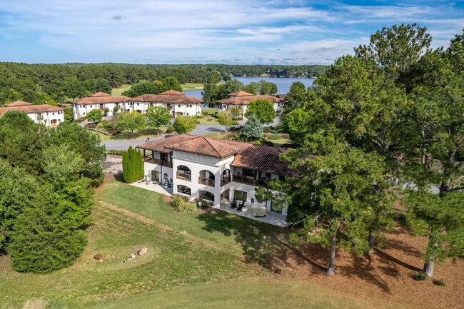 Foto del edificio - 401 Cuscowilla Dr