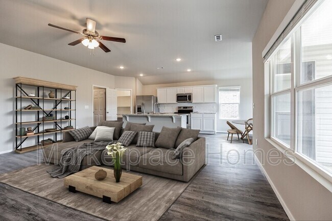 Foto del edificio - 8008 Dogwood Dr