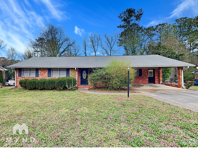 Building Photo - 152 Robin Hood Dr