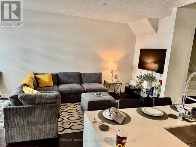 Building Photo - 4070 Parkside Village Dr