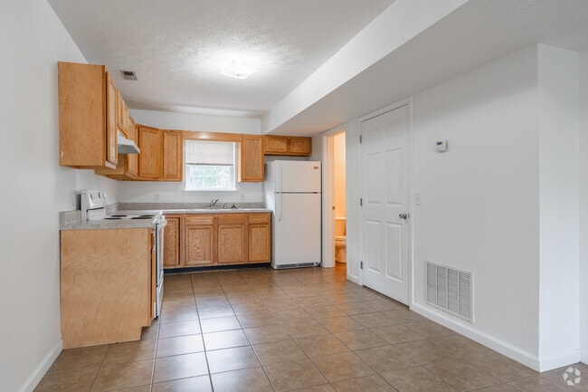 2BR, 1.5BA - 850SF - Kitchen - Embassy Townhomes