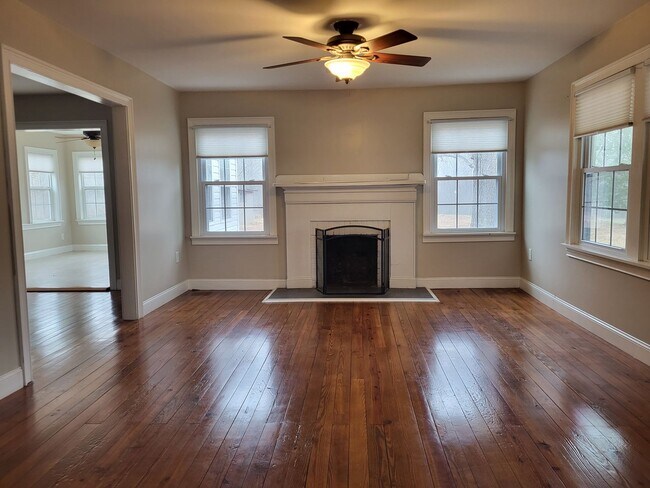 Foto del edificio - 2 bedroom farm house