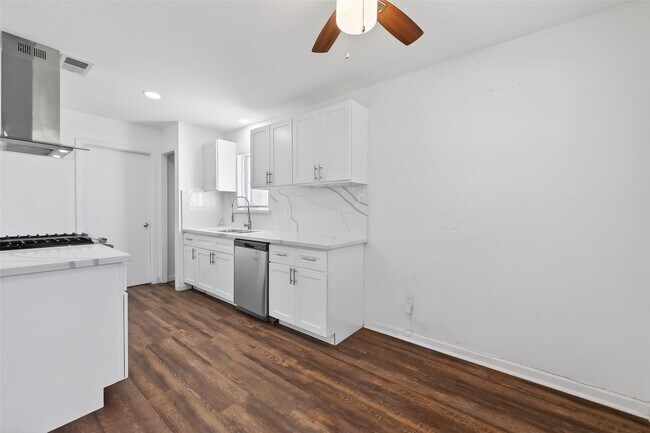 Foto del edificio - 23567 Pine Forest Dr