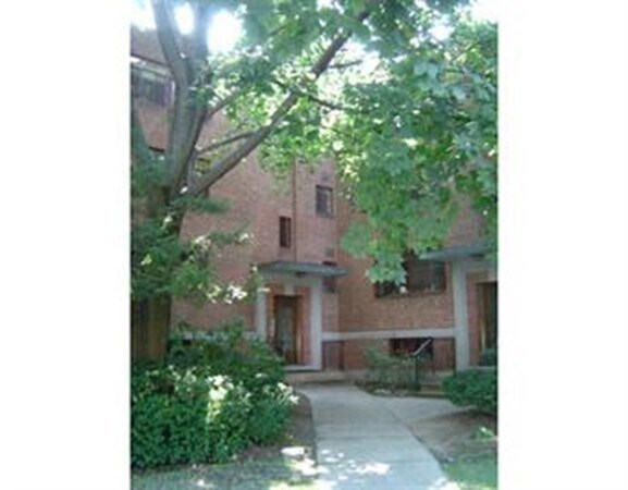Foto del edificio - 110 Evans Rd
