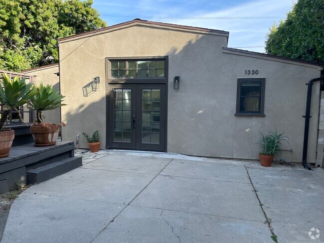 Building Photo - 1330 S Sierra Bonita Ave