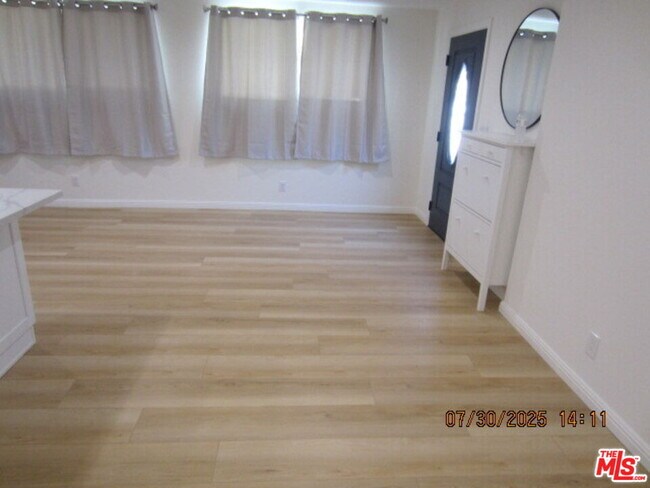 Foto del edificio - 2350-2354 Teviot St