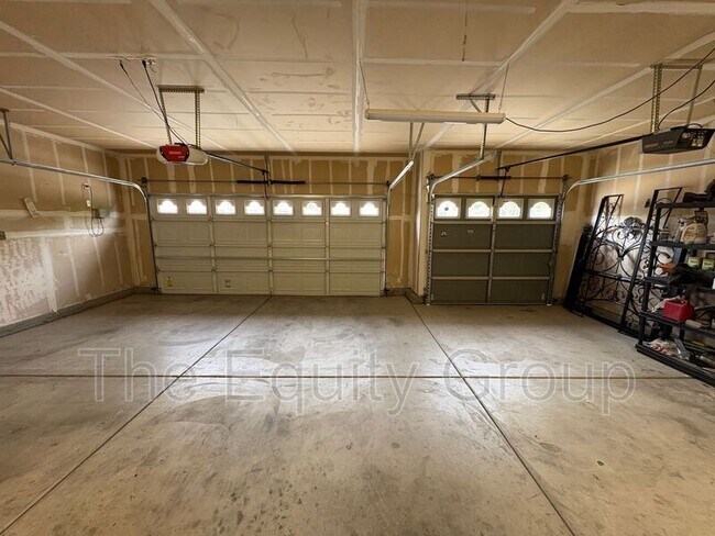 Foto del edificio - 4911 W Elkhorn Ave