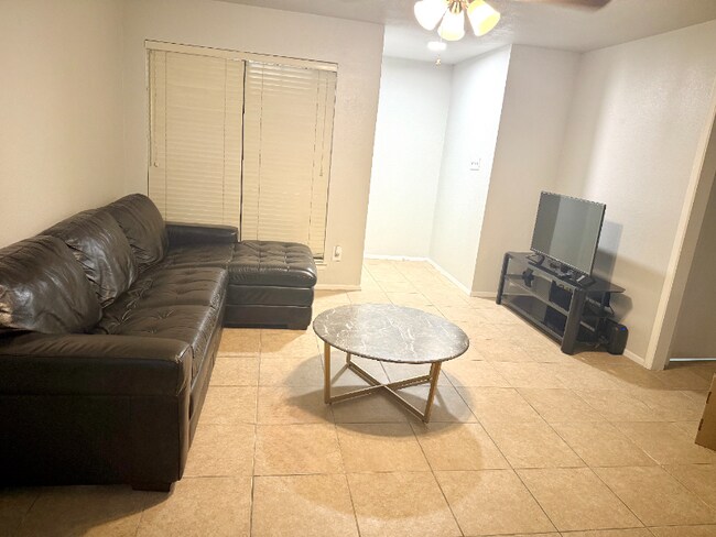 Foto del edificio - 2407 Ventura Dr