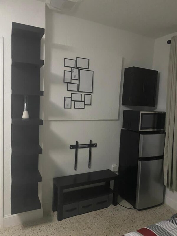 Foto del edificio - 900 NE 85th St