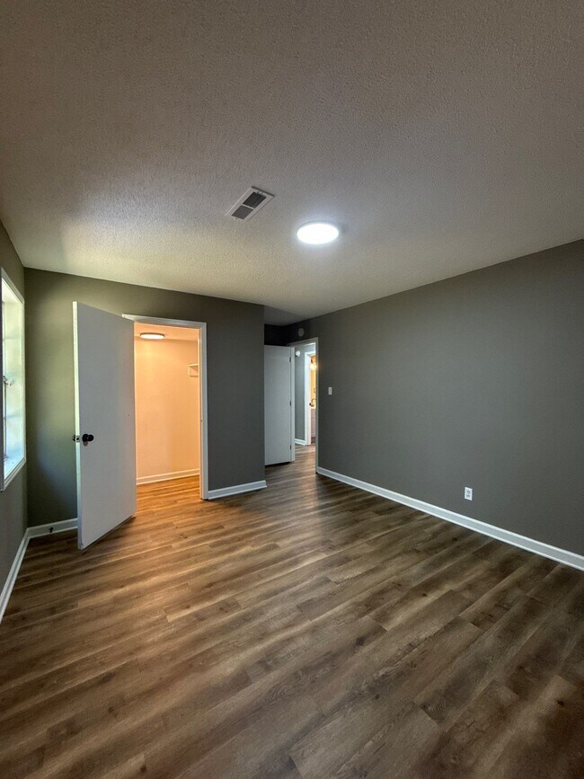 Foto del edificio - 1115 Berrywood Ave