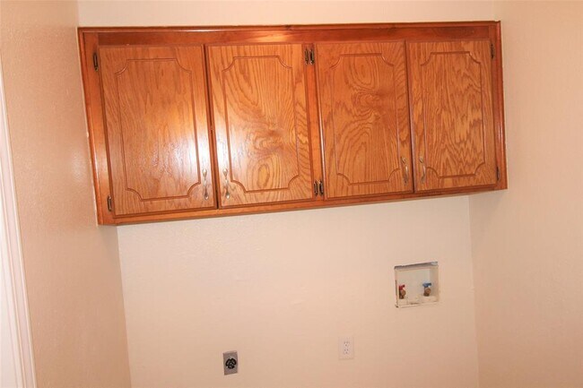 Foto del edificio - 1707 Jennifer Cir