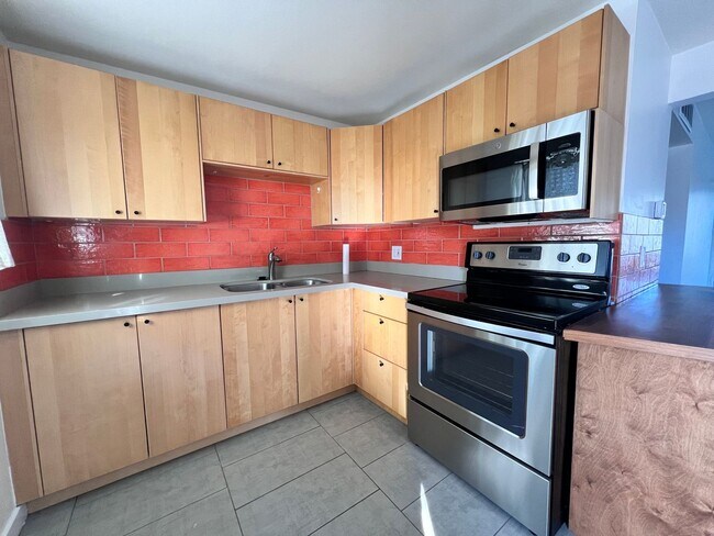 Building Photo - Charming in the Arcadia-Biltmore area