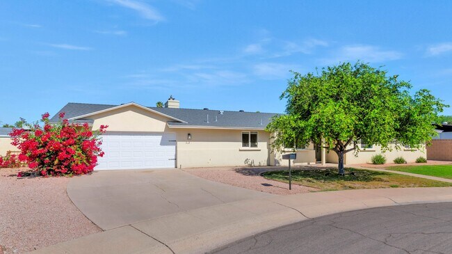 Foto del edificio - 8626 E Sells Dr