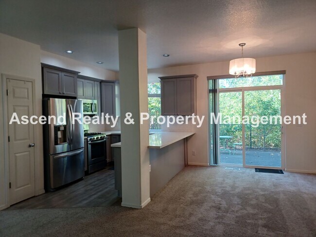 Foto del edificio - Lower Pirce! 3 Bed Townhome 1 Car Garage Backs to Greenspace Close to Parks, Intel, Nike, Columbi...