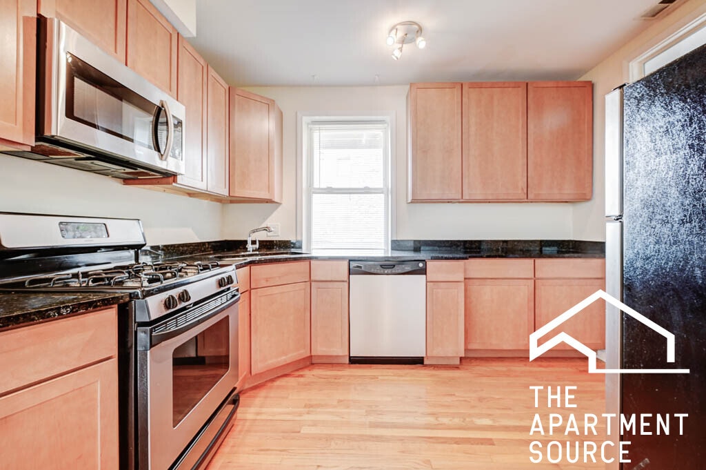 Primary Photo - 2553 W Ardmore Ave