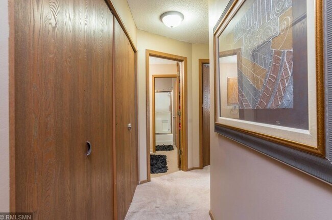 Foto del edificio - 4300 Trenton Ln N