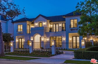 Building Photo - 722 N Camden Dr