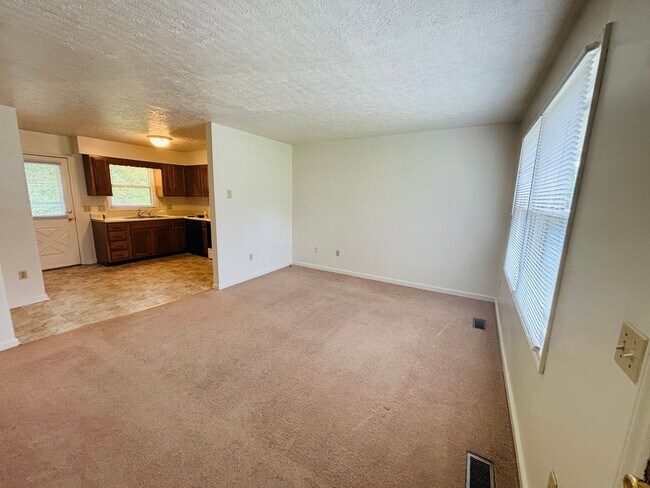 Foto del edificio - 1170 Brown St NE
