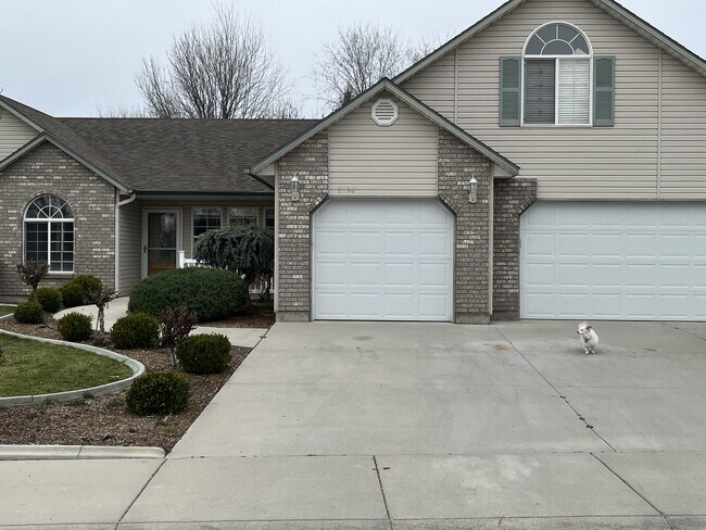 Foto del edificio - 2134 E Dworshak Dr