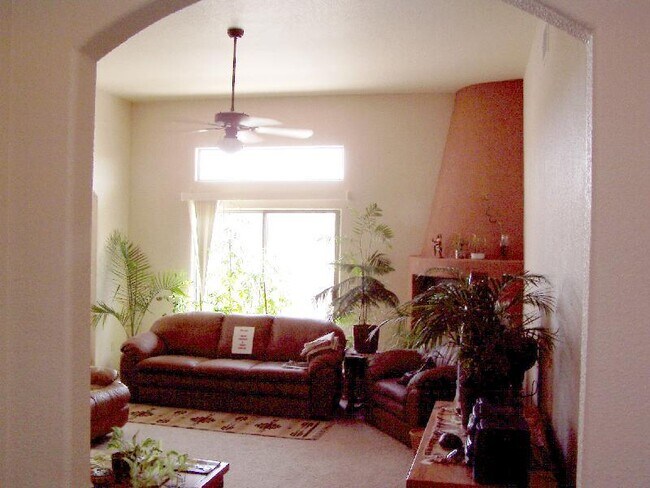 Building Photo - Nice home in Elks Area, easy access to Highway 70!