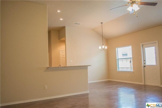 Building Photo - 2534 Pahmeyer Rd