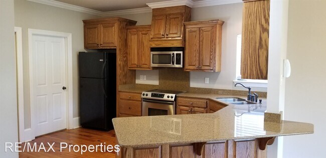 Building Photo - 3 br, 2 bath House - 42241 Conifer Dr.