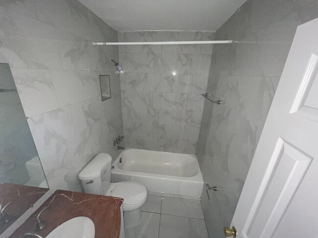 Foto del edificio - Miami Gardens one bedroom one bathroom for...