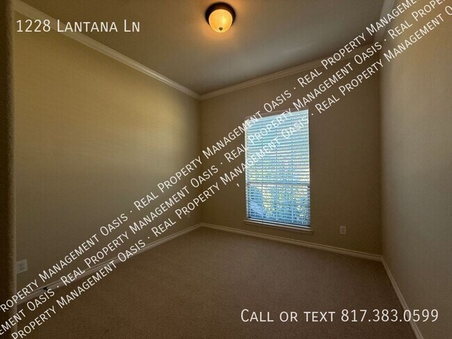 Foto del edificio - 1228 Lantana Ln