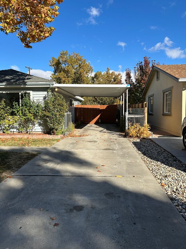 Building Photo - **READY FOR MOVE IN** Home in Midtown