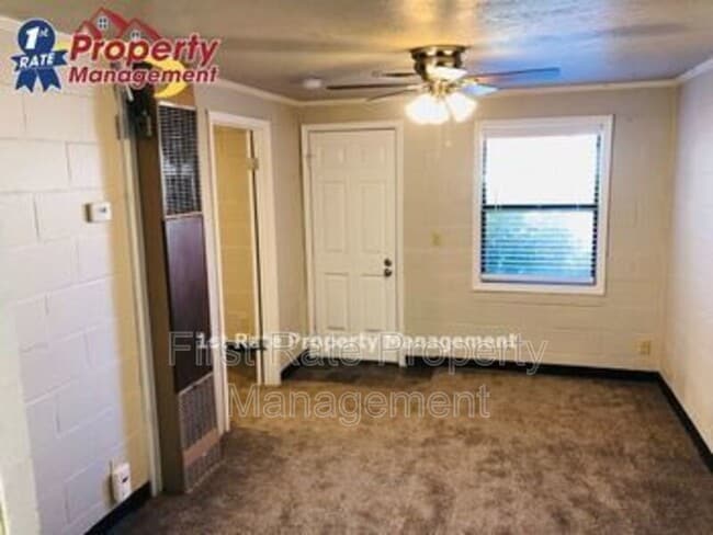 Building Photo - 1008 S Denver Ave