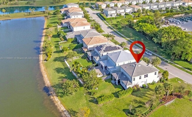 Foto del edificio - 3813 Greenway Dr