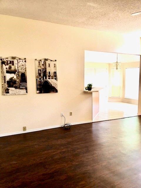 Foto del edificio - This delightful home, nestled in the desirable Cedar Hill neighborhood, Coming soon Fall of 2024!