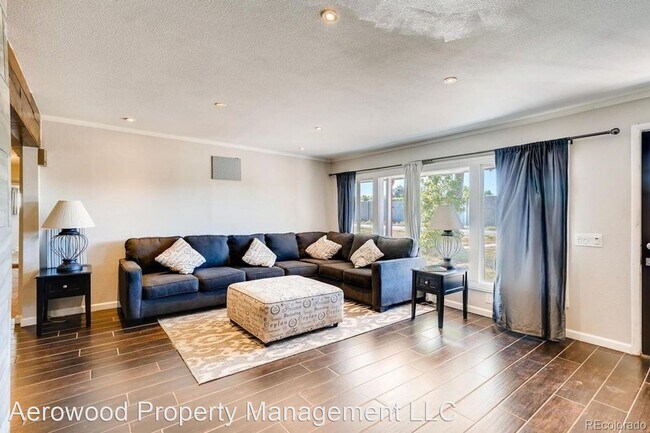 Foto del edificio - 7 br, 3 bath House - 2500 S Valley Hwy