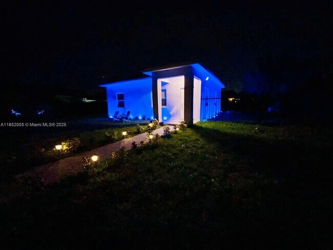 Foto del edificio - 1170 NW 142nd St