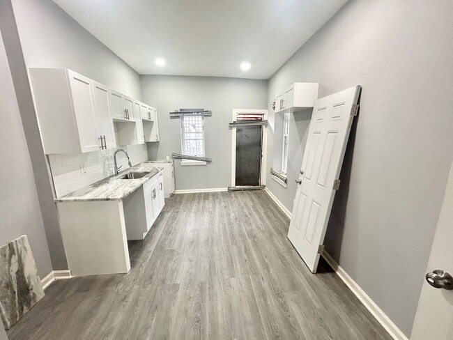 Building Photo - Anika Homes 3 Bedroom