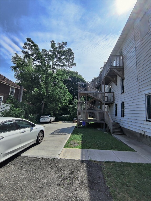 Building Photo - 145 Floral Ave