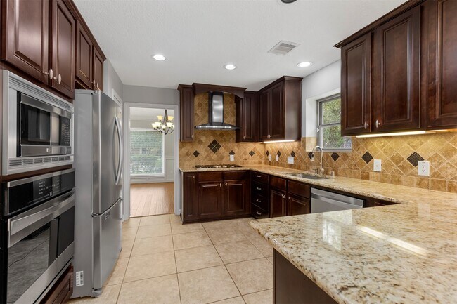 Foto del edificio - 16210 Chipstead Dr