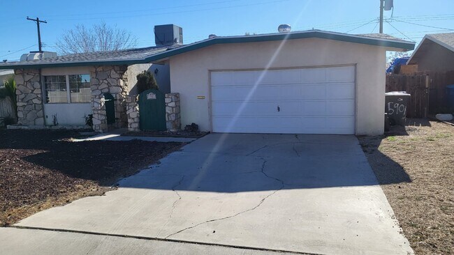 Foto del edificio - 5905 Carl Ave