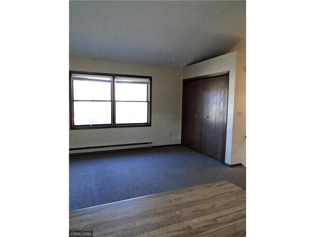 Building Photo - 1634 Greeley St S