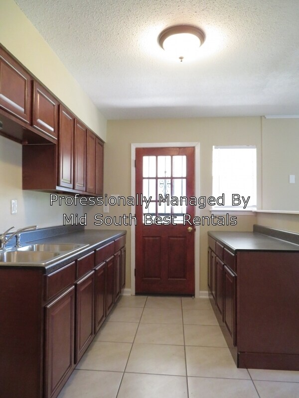 Foto del edificio - 5654 Myers Rd
