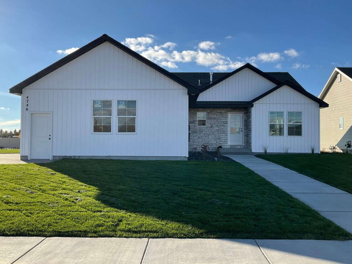 Foto principal - 4746 Providence Point Dr