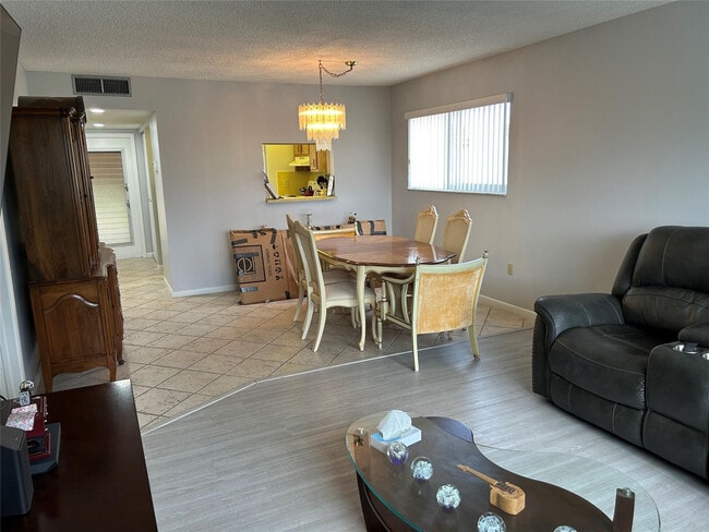 Building Photo - 6770 Royal Palm Blvd