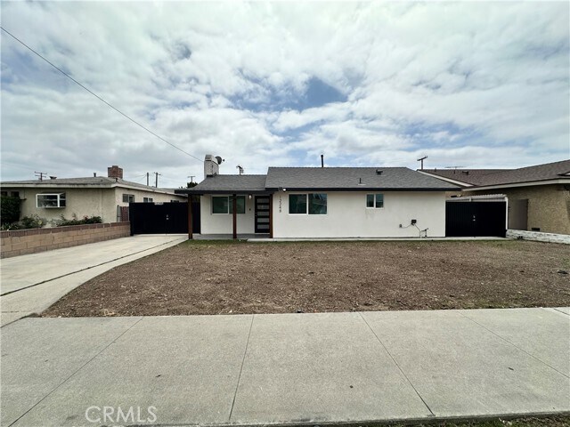 Foto del edificio - 12248 Downey Ave